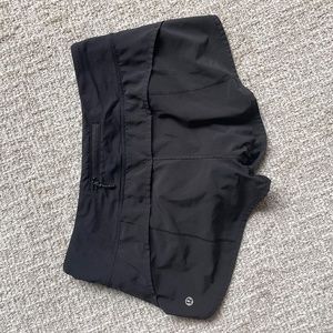 Lululemon, speed up short, 2.5", size 6